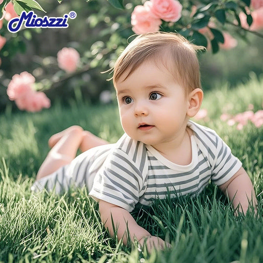 Mioszzi baby wet wipes are gentle and soft enough to be used on the baby's skin as well as on the screen.