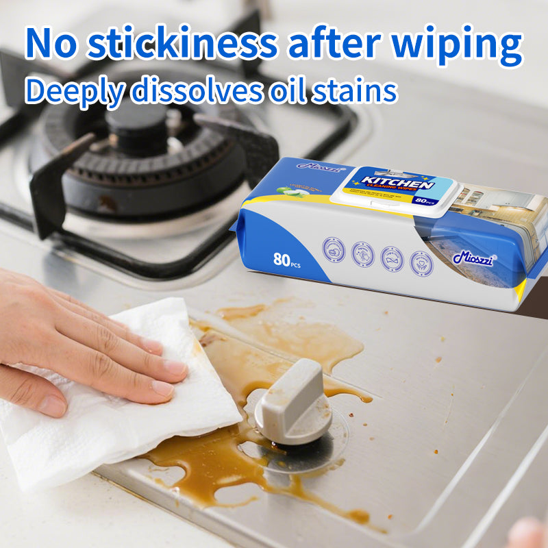 1. Gentle alcohol-free formula, carefully cares for your hands and effectively reduces irritation.
2. Easily deal with stubborn oil stains and daily dust in the kitchen, making cleaning simple and efficient.
3. Multifunctional application scenarios, not limited to the kitchen, but can also effectively clean and renew car interiors, home decorations and office desks.
4. Fresh coconut-scented kitchen wipes quickly decompose oil stains and leave a pleasant aroma.
5. Made of high-quality non-woven fabric