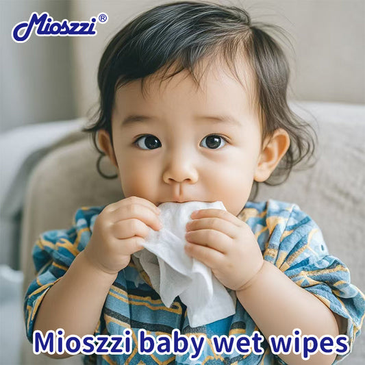 Mioszzi baby wipes are suitable for cleaning baby's skin because they are made of soft, non-woven material and contain the right amount of water and gentle cleansing agents designed for baby's skin.