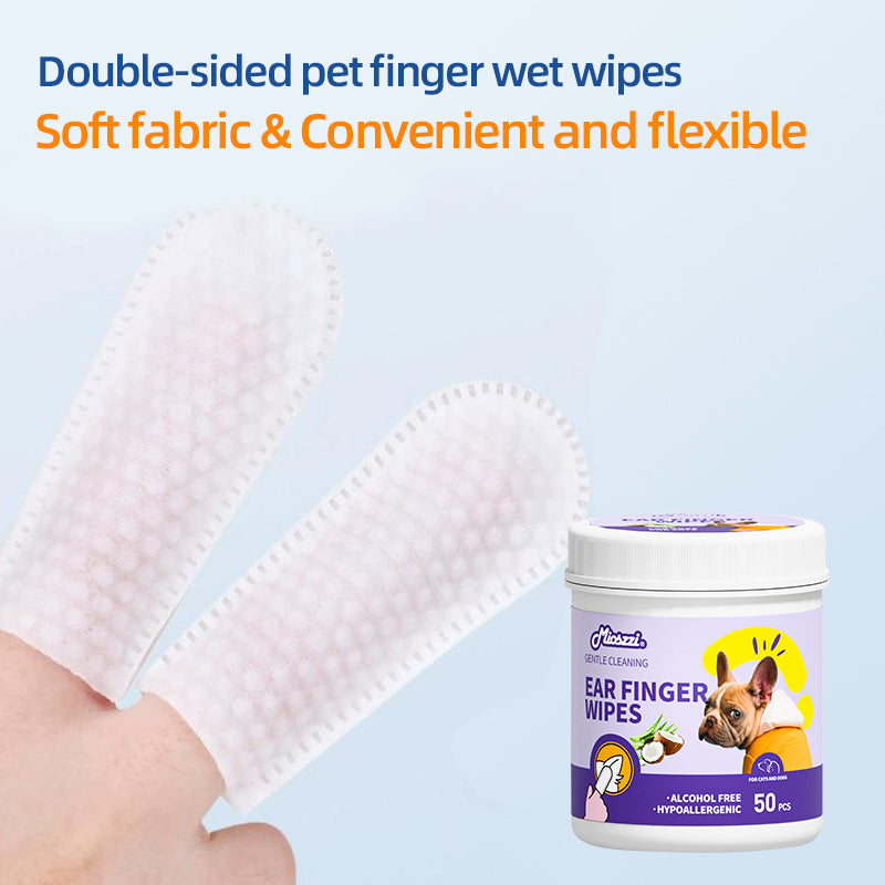 1. Contains aloe vera essence and vitamin E, effectively moisturizing the skin and hair while cleaning.

2. With a pet-friendly formula, the wipes do not contain dyes and bleach, gently caring for pets' skin.

3. Safely and efficiently remove sweat, body oil, and stubborn dirt, effectively deodorize and inhibit bacterial growth, keeping the pet's body surface fresh.

4. With super cleaning power, it thoroughly cleans deep into the pores and effectively relieves itching problems caused by dirt.